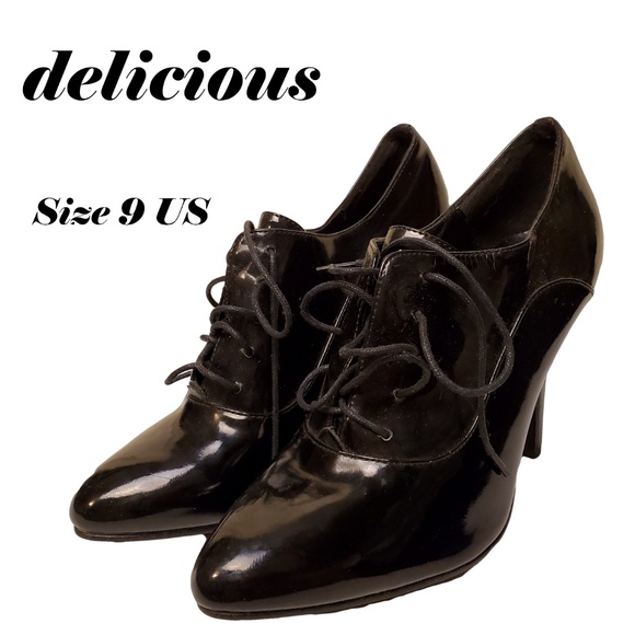 Delicious Shoes - Delicious Patent Vinyle Victorian Lace Up Booties